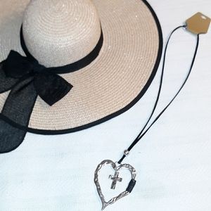 Fashion Hammered Heart Necklace Nwt